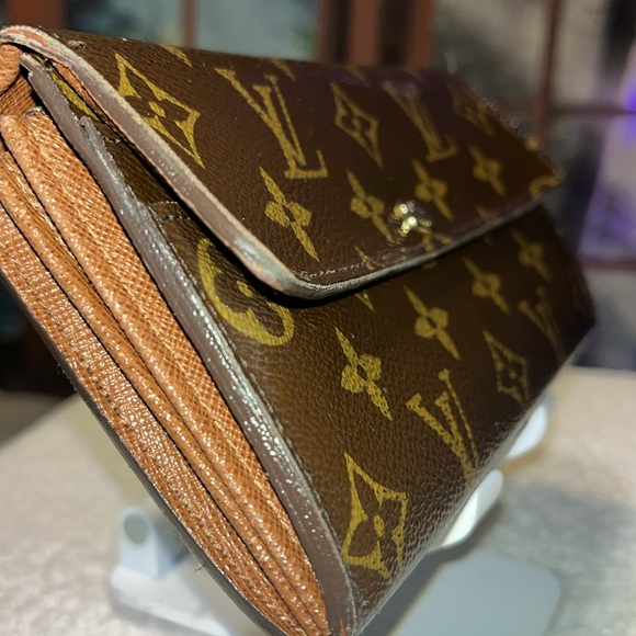 #824| LouisVuitton Monogram wallet+ chain, some loose stitching, well maintained - Picture 5 of 16